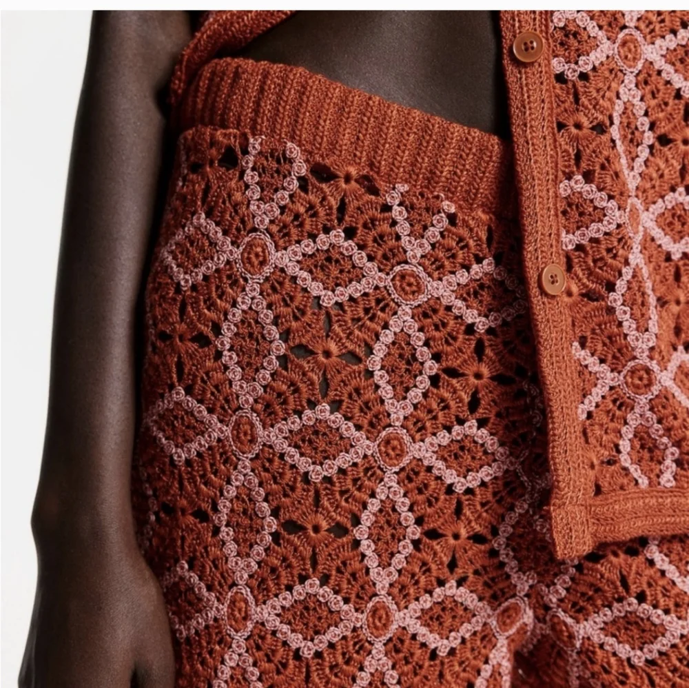*LAST CHANCE* THE WHITE LOTUS x H&M CROCHETED PANTS, Orange Crochet Pants - Picture 7 of 12
